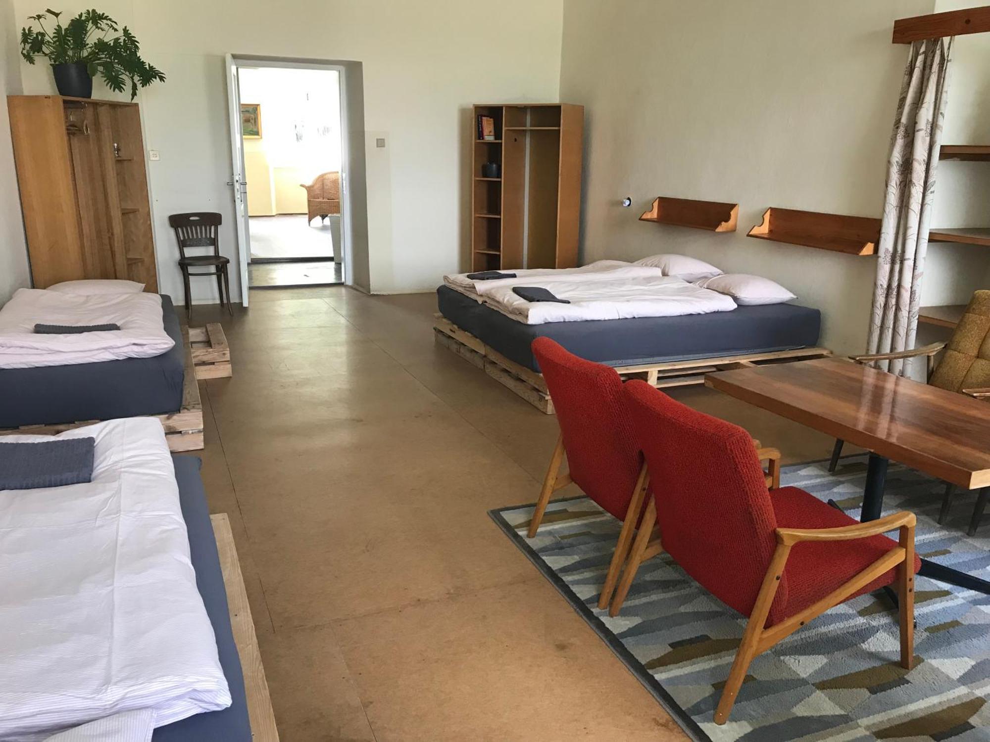 Nezamek Hotell Hartmanice  Eksteriør bilde
